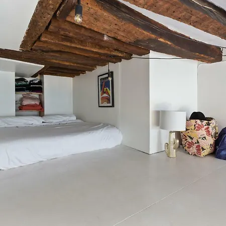 Stunning 1 Bed Apt W/decorated Int Nr Marais * Παρίσι